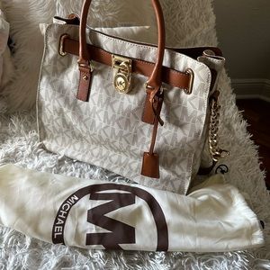 Pre loved beautiful Michael’s bag with dust bag..